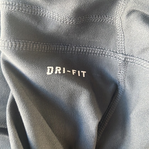 Nike Dri-Fit capri pants - Picture 4 of 6